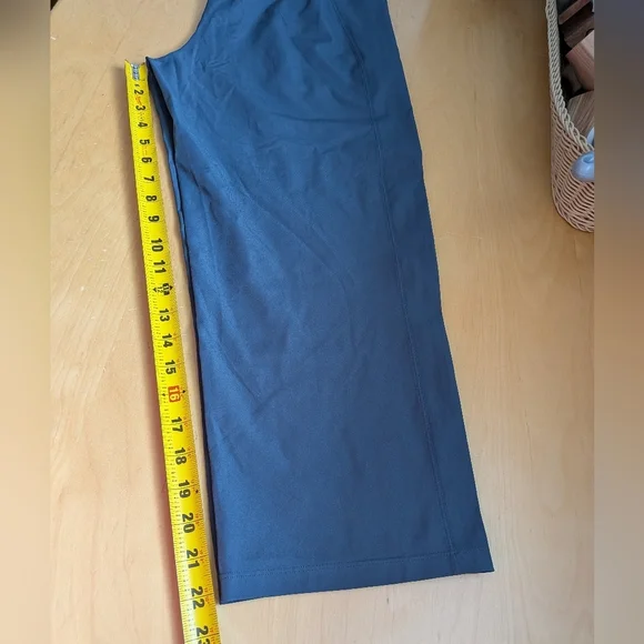 Lululemon Next Move Crop *23" Size 6 Color Gravity Pockets Lightweight - Picture 15 of 16
